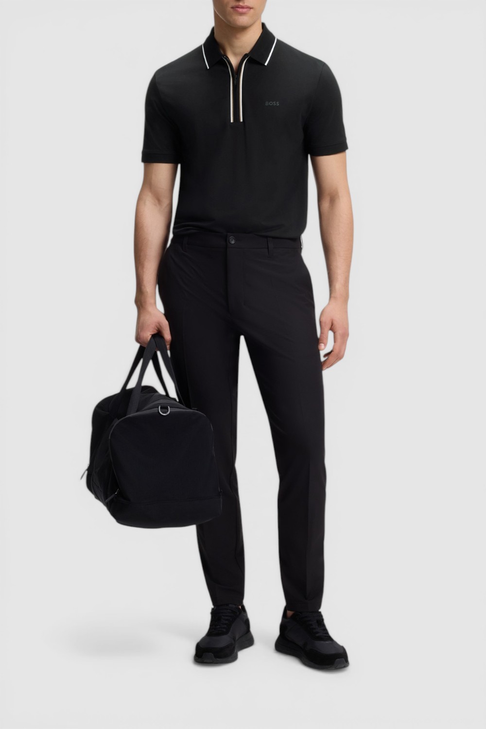 תמונת כל הלוק של חולצת פולו בגזרת סלים